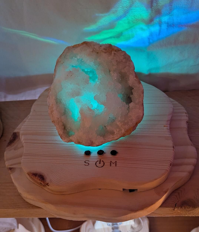 Lampe traversante Géode de Calcite 