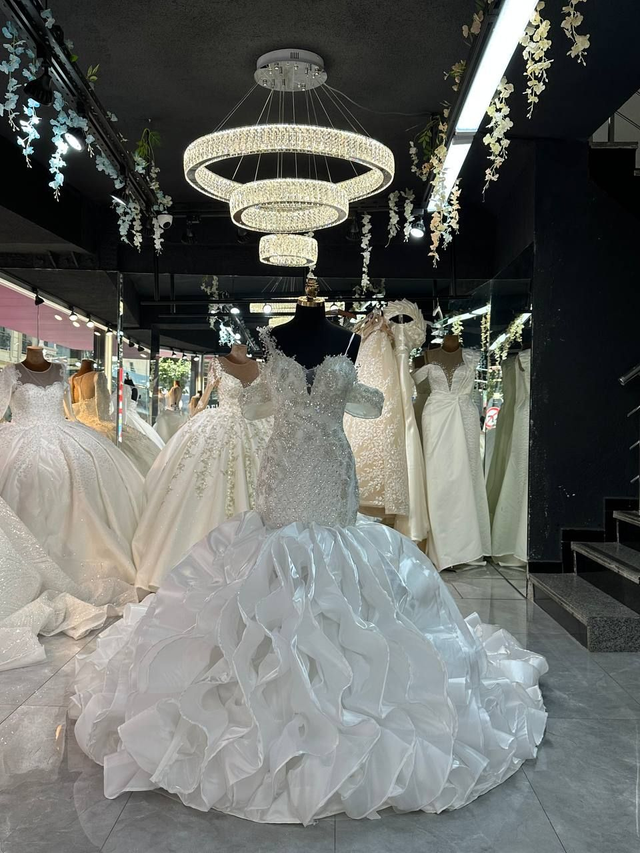 Robe de Mariée Sirène Manches tombantes Strass et Tulle / Réf : RMS54