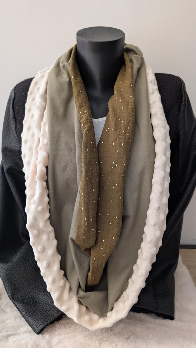 Tour de Cou kaki et Or 