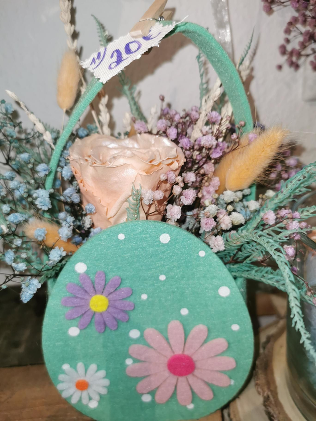 Ostertasche mit stabilisierter Rose