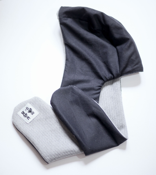 grey/black hood-scarf