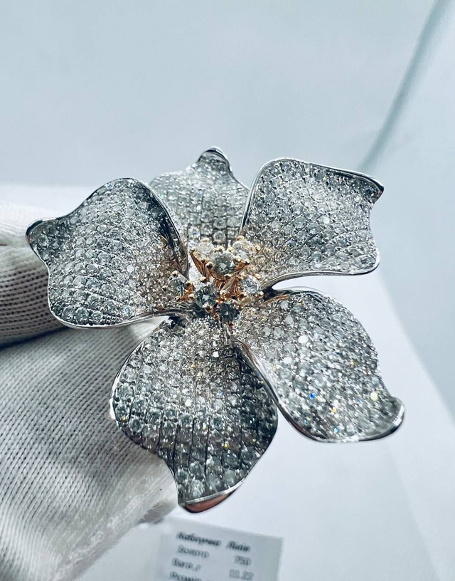  Diamond &quot;Lily &quot; ring
