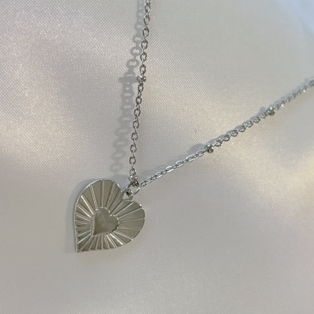 Collier médaillon cœur 