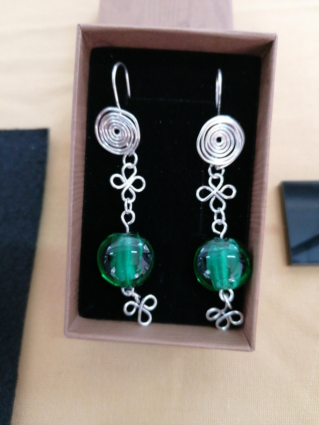 Aretes fantasía verde oscuro