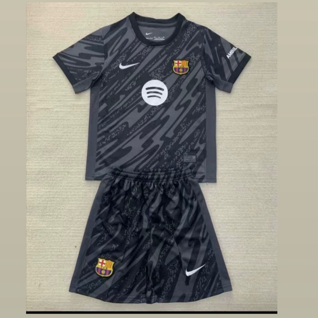 Conjunto camiseta + pantalón NIÑOS F.C Barcelona (Portero) Negra - 24-25