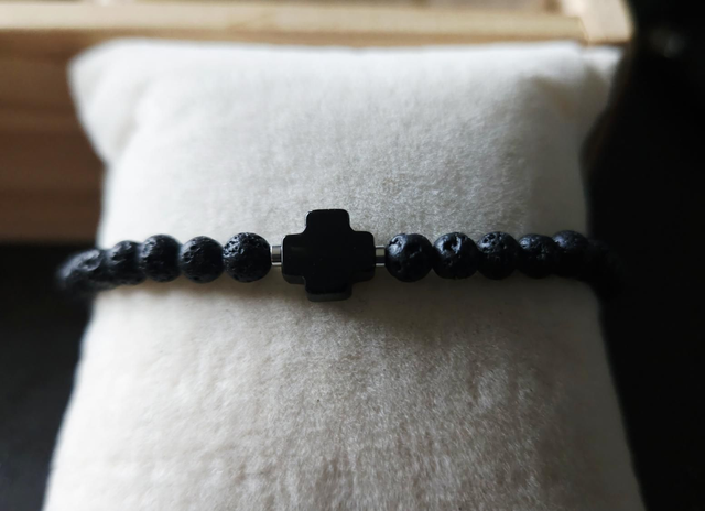 Bracelet perles/croix 