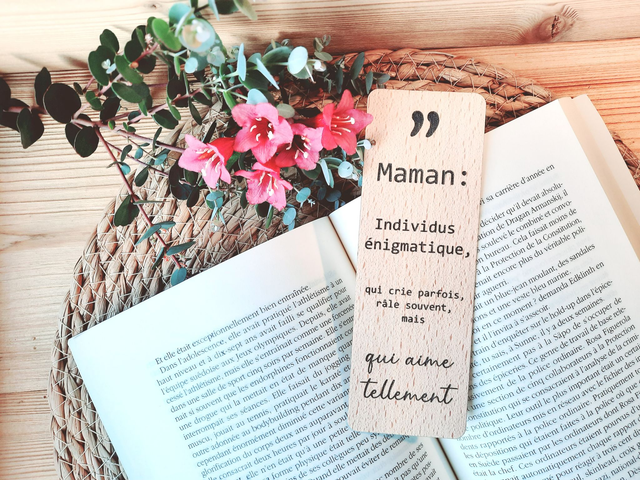 Marque-page en Bois Massif - Hêtre - Modèle &quot;Maman énigmatique&quot;