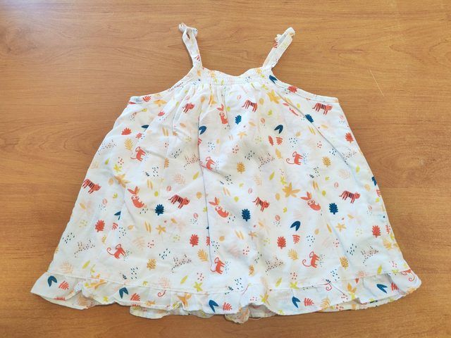 Robe bretelles en 9 mois