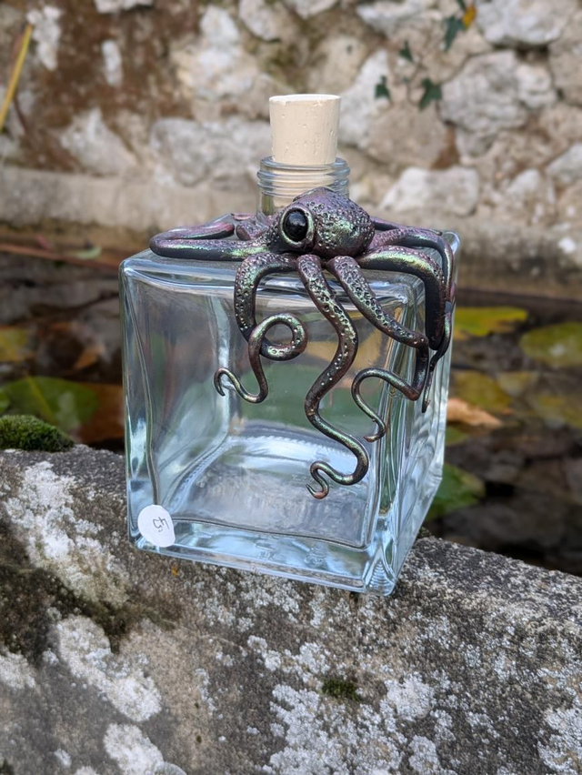 Bouteille pieuvre carre 50cl