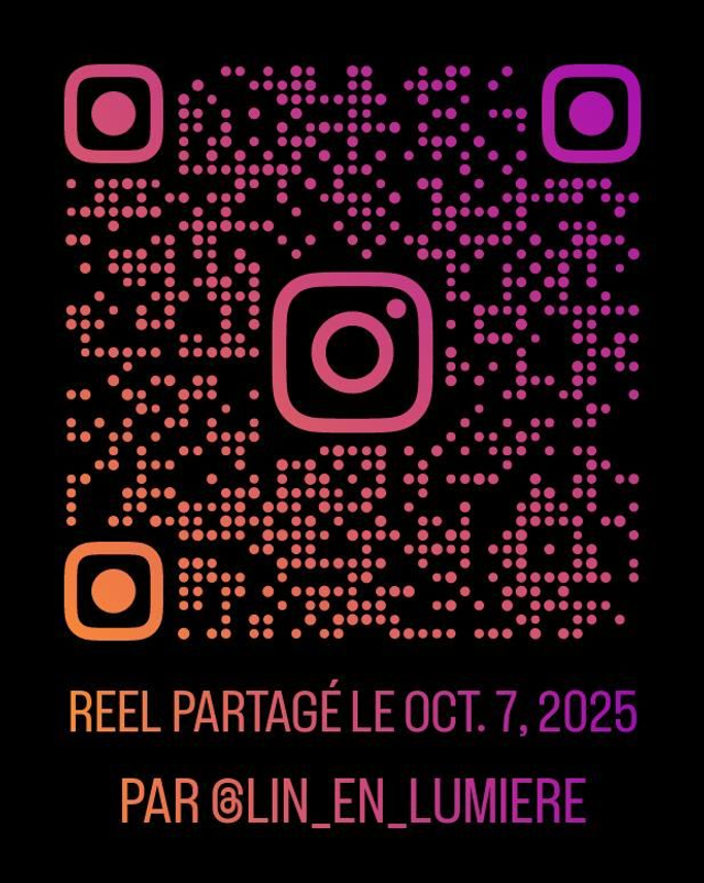 Abat-jour suspension en lin blanc brodé - Luminaire enfant. Diamètre 35 cm. Création artisanale unique