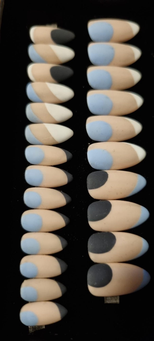 Blue painting Amande S