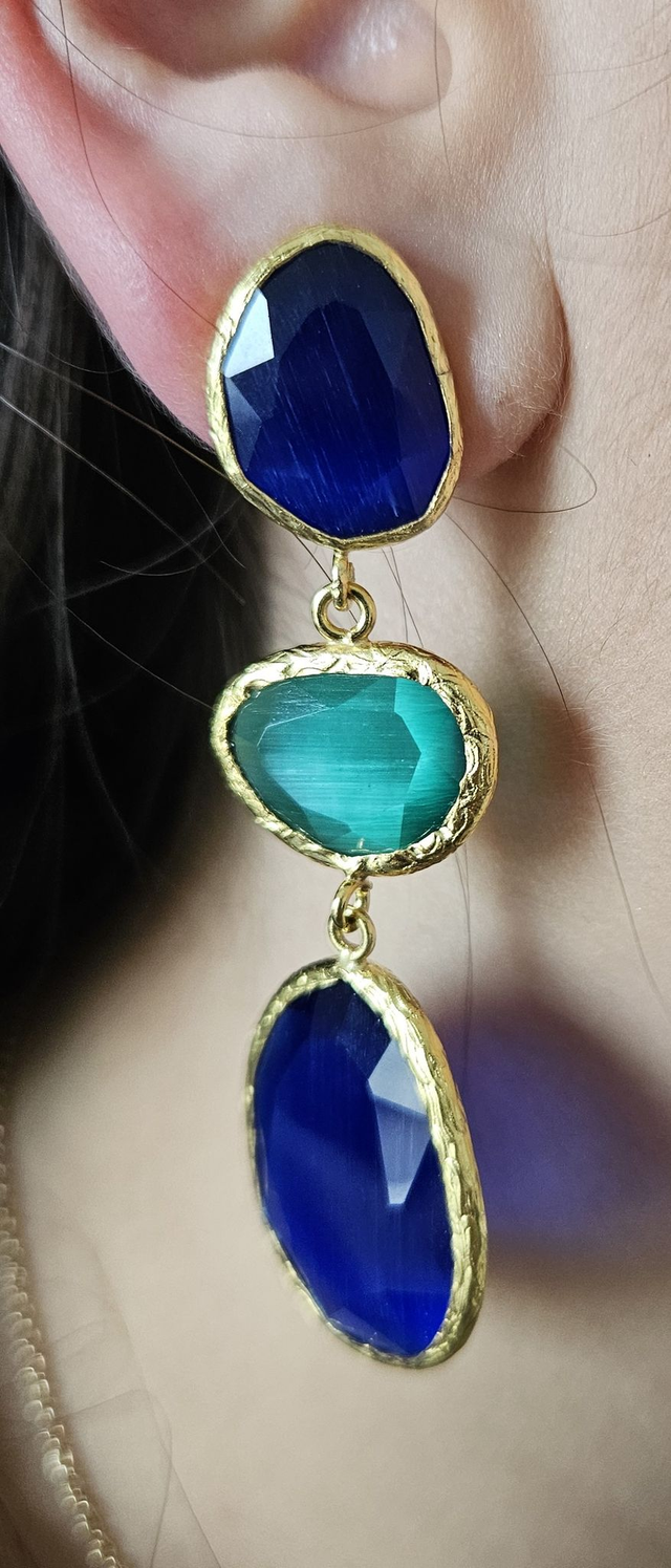 Boucles d'oreilles"Yakout" pendantes dorées-bleu-vert-bleu, artisanales faites mains