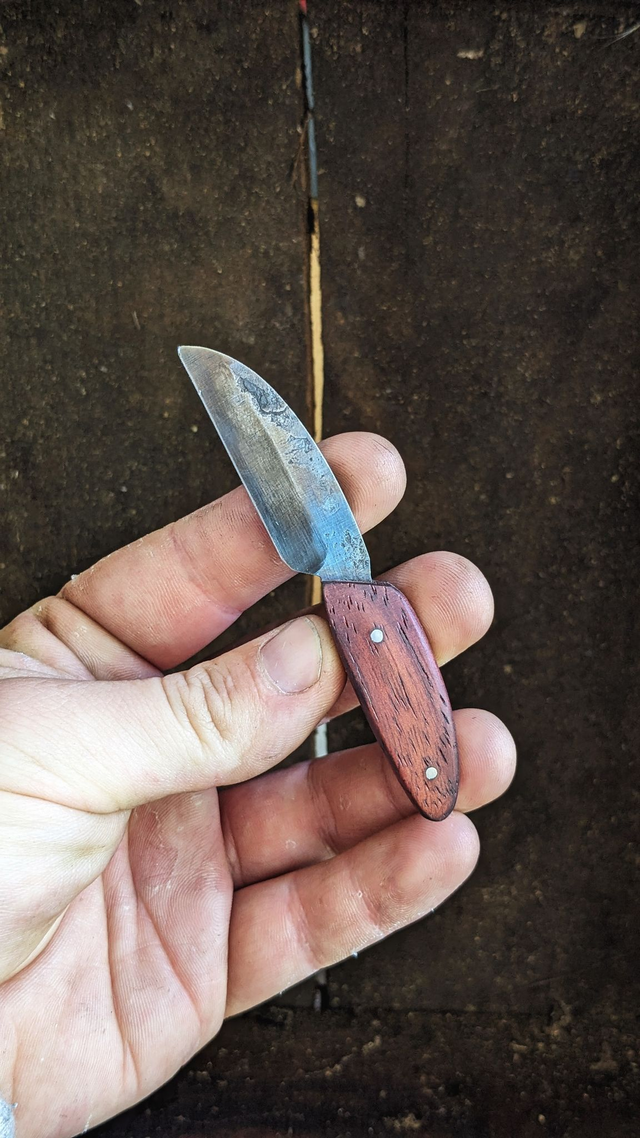 Couteau ouvre lettre ou colis