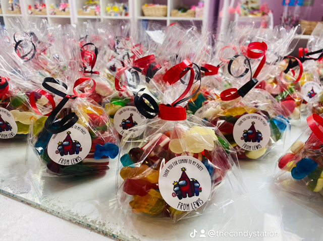 Party favours Among us sweet bags 