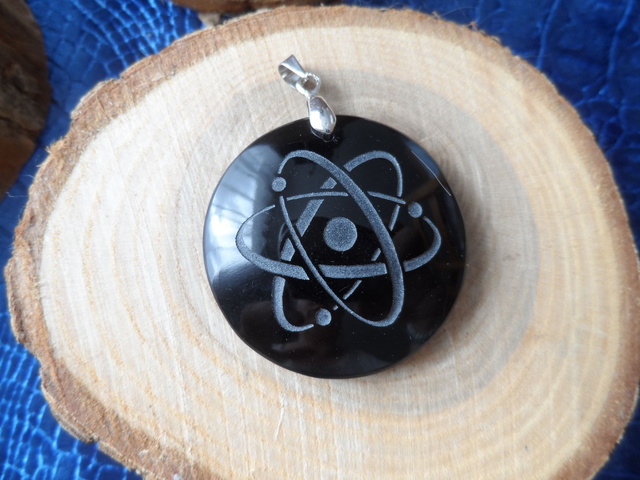 Pendentif Symbole Quantique en Obsidienne noire
