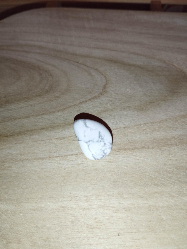 Howlite pierre roulée 