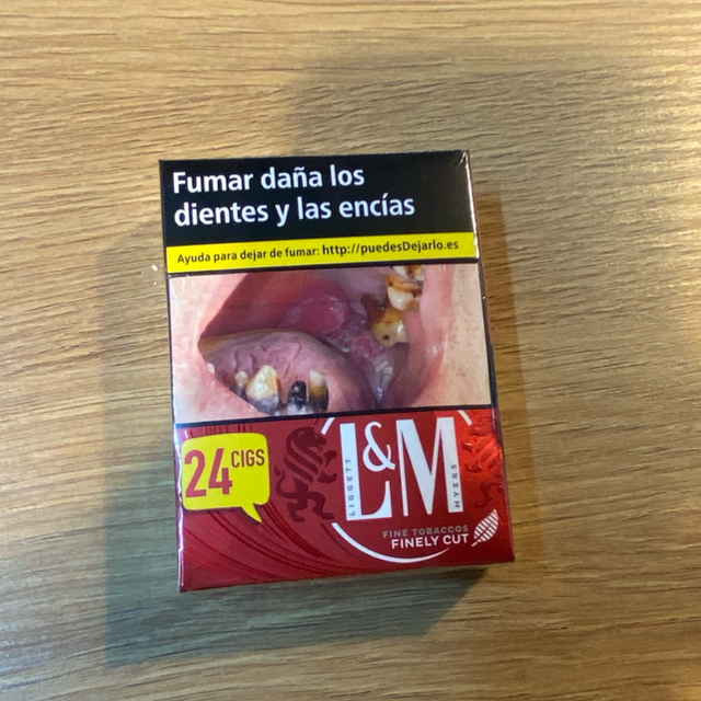 L&amp;M red 24