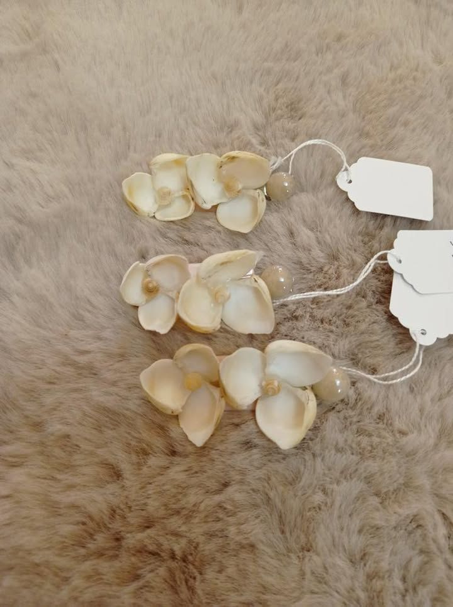 Barrette à cheveux en coquillages