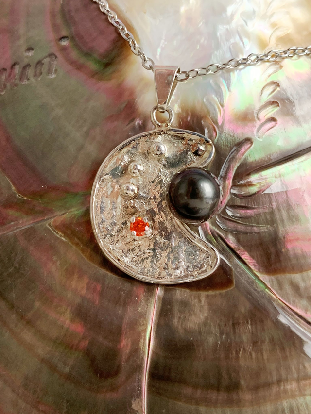 Luna - Pendentif en argent 925, avec véritable perle de culture de Tahiti et oxyde de zirconium