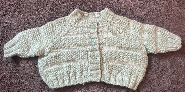 Mint crop cardigan 0-3months