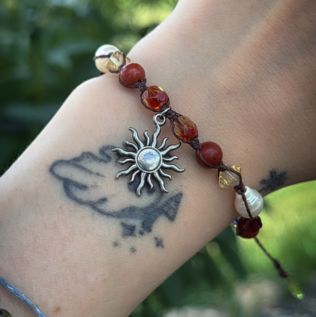 Bracelet AURA jaspe rouge , cristaux Swarovski et perles d’eau douce