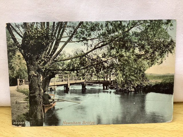 Newnham Bridge, Bedford, Bedfordshire, Posted 1910 Valentine's Series Antique Postcard. No. R724 £2.00