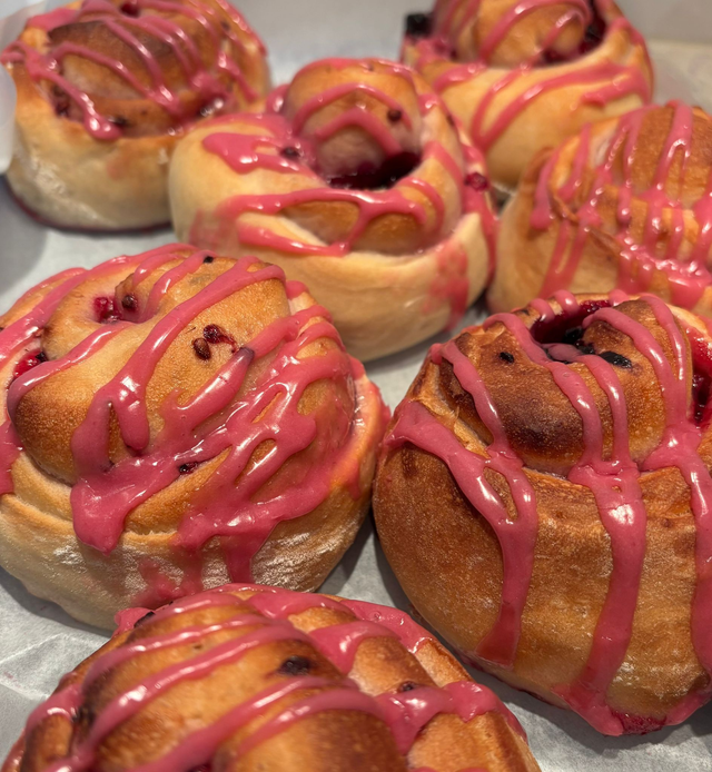 SWIRLS - MIXED BERRY with BERRY ICING, 6pcs 