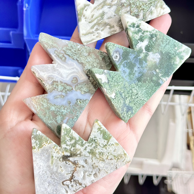 Random 4 x moss agate mountains 