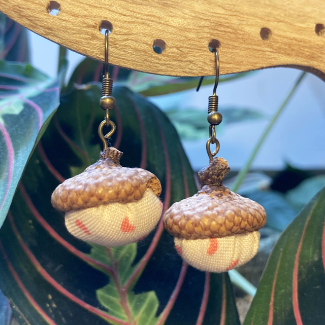 Boucles glands petits coeurs