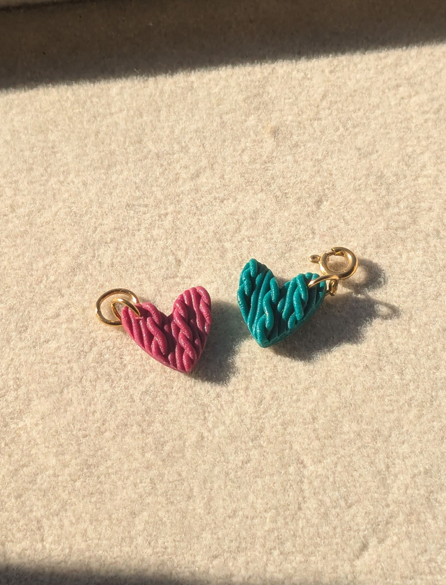 Charm cœur en laine