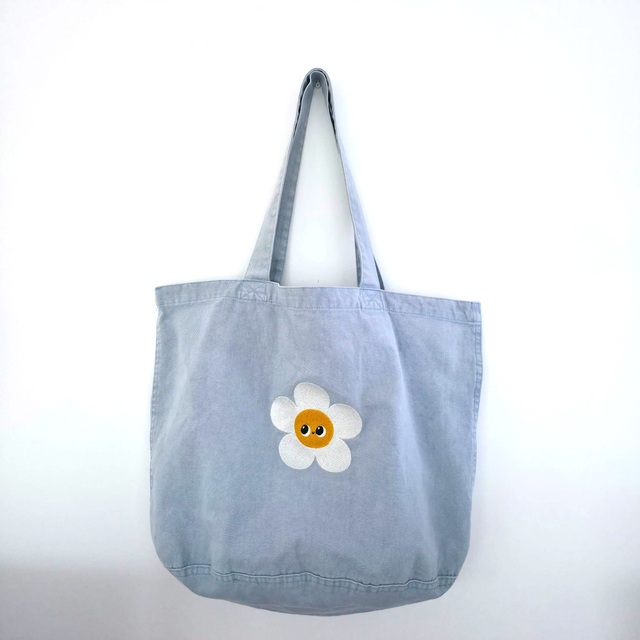 Smiling Flower - Embroidered beach bag
