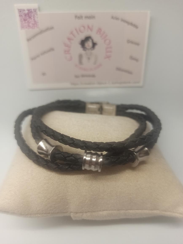 Bracelet similicuir noir tressé et perles 