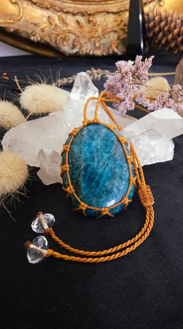 Collier apatite bleue - macramé camel