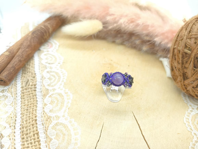 Bague violette améthyste avec étoiles hématite et perles miyuki 