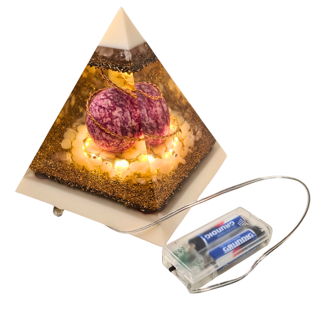 Pyramide „leuchtendes Licht“