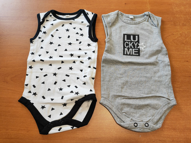 Lot de 2 body en 12 mois