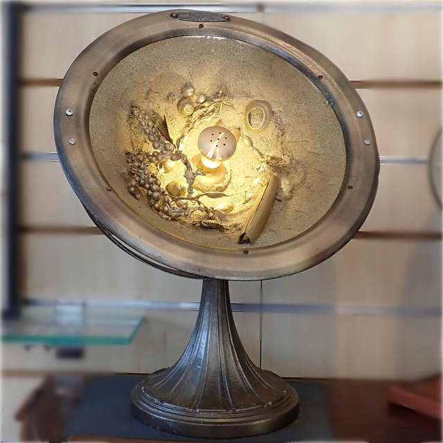 Curiosité-radiateur doré