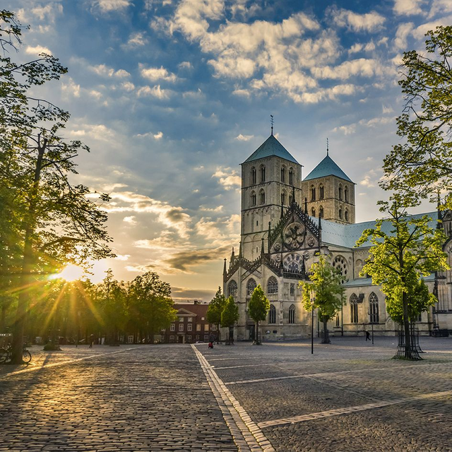 Dom im Sonnenlicht