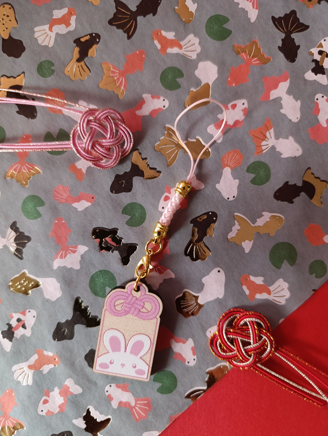 Omamori Holzanhänger Hase