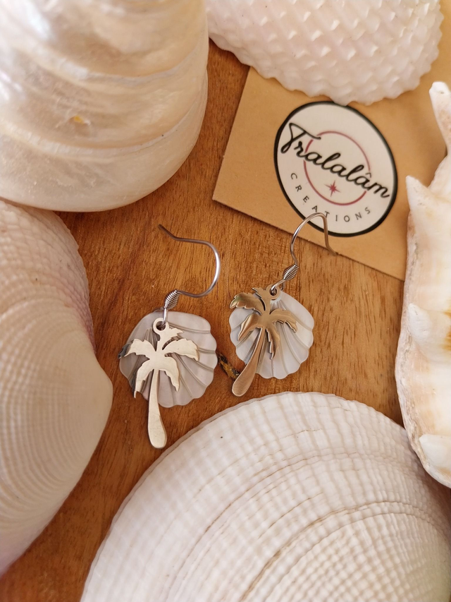 ✨Boucles d&#039;oreilles palmiers argenté et nacre✨EVASION(190BO)