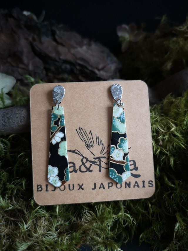 Boucles d&#039;oreilles - puces - papier - washi - fleurs de prunier - acier inoxydable - La&amp;Titia 