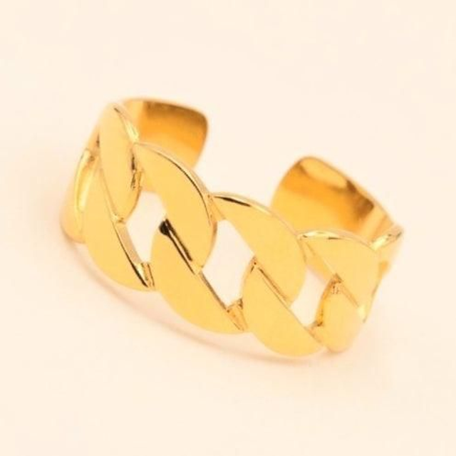 Bague dorée en forme de maille