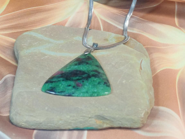 Collier Rubis Zoïsite triangle