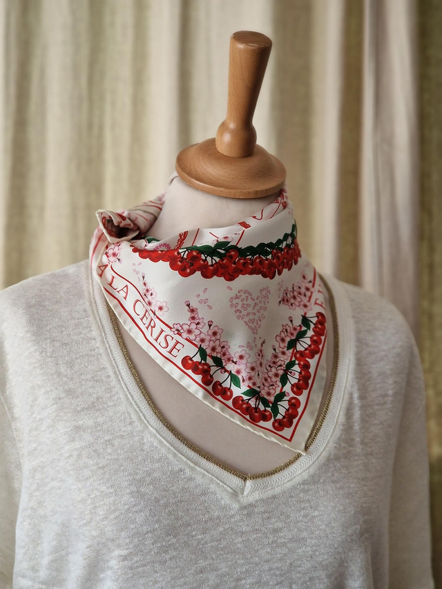 CARRÉ VIERGE À LA CERISE 44