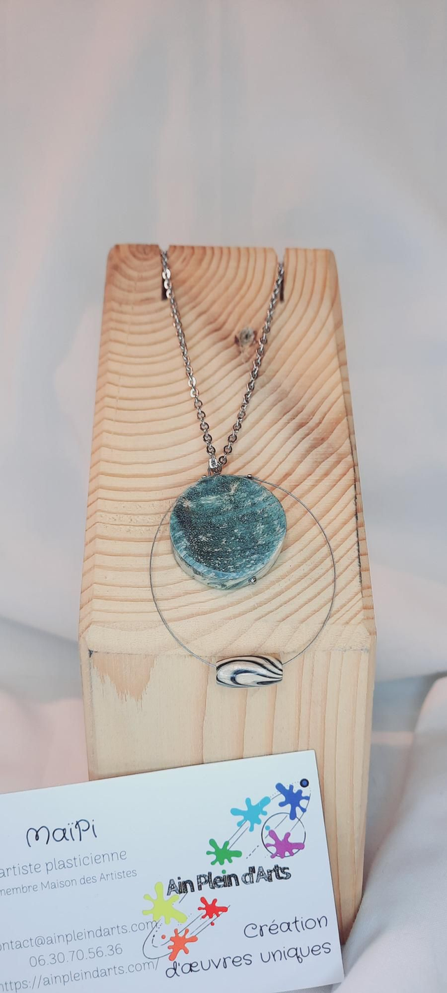 Collier tout en rond