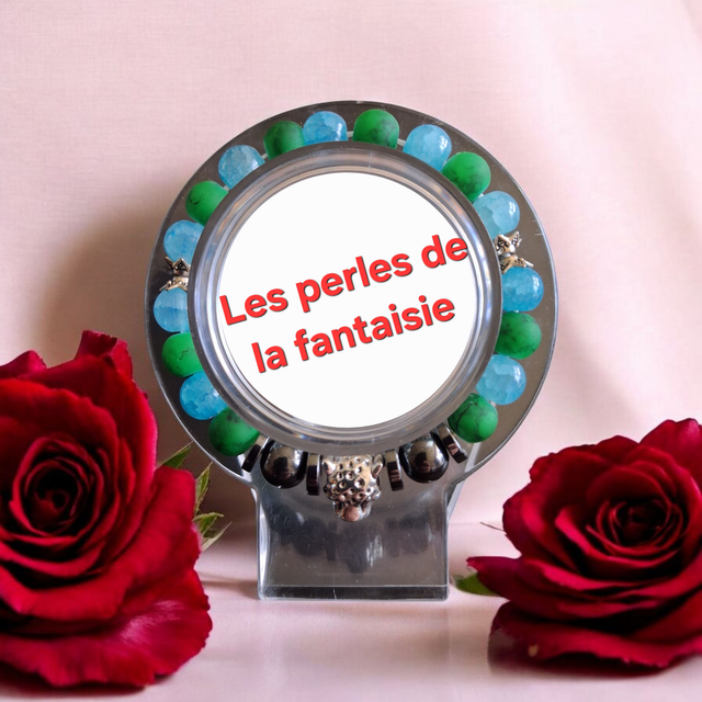 Bracelet perles de verre, perles hématite,breloque centrale léopard