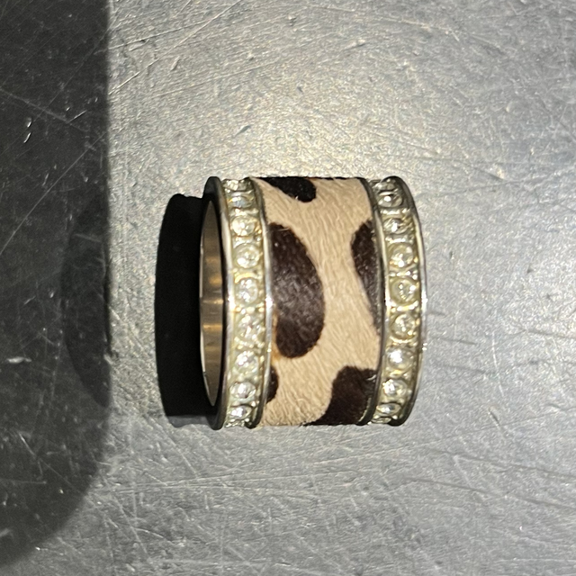 Ring mit Kuhfell Besatz Gr:7