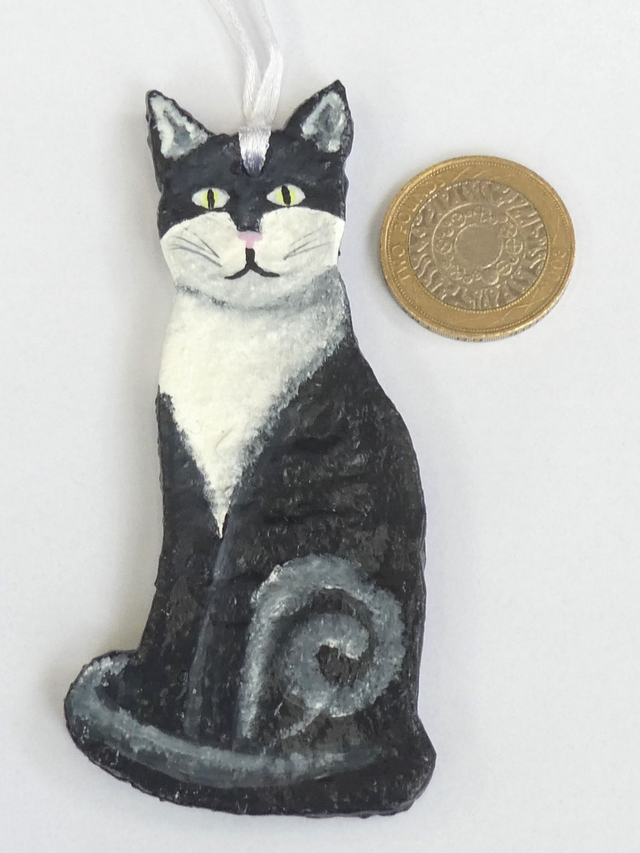 Wonderful "Animal Inspirations" Hanging Gifts. "Tuxedo cat". With an inspirational motto on the reverse.