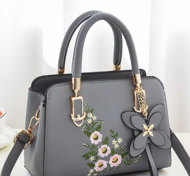 Elegante schoudertas bloemenpatroon van kunstleer (22x16cm) grijs