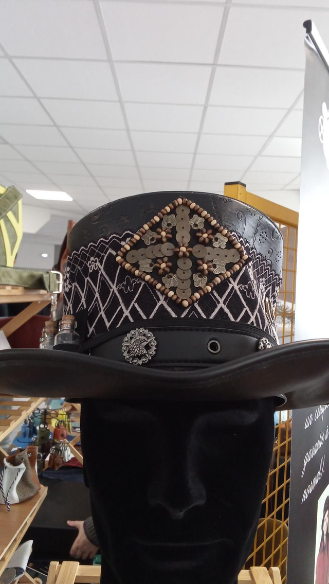 Chapeau cuir
